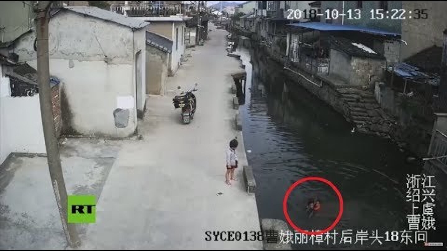 Delivery man saves girl from drowning in China