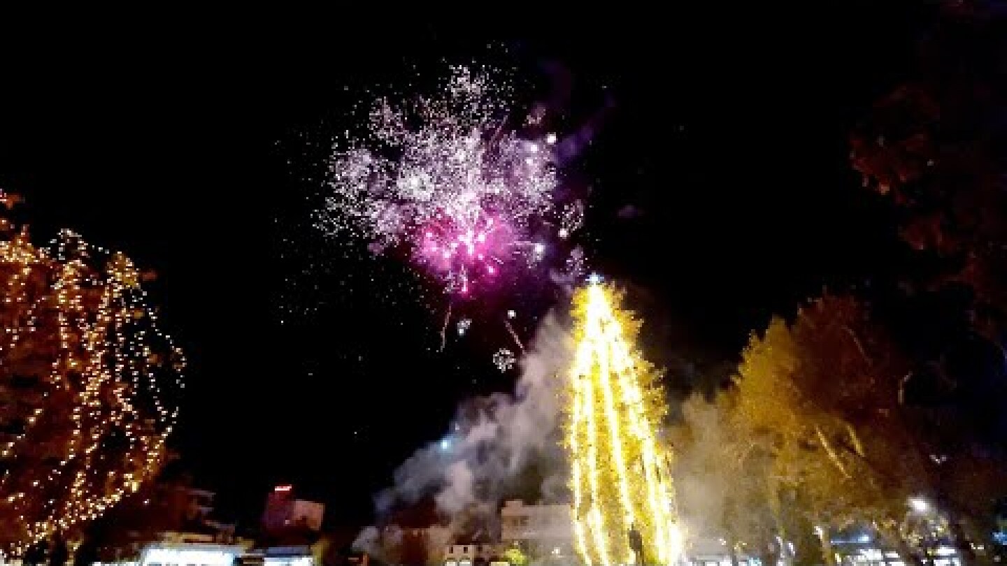 Το μεγαλύτερο φυσικό χριστουγεννιάτικο δέντρο φωταγωγήθηκε Τρίκαλα πυροτεχνήματα Πέμπτη 24-11-2022