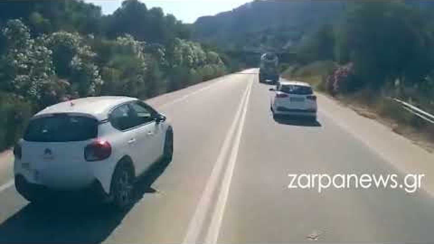 Βίντεο - σοκ στον ΒΟΑΚ - Αυτοκίνητο μπαίνει στο αντίθετο ρεύμα και κάνει προσπέραση σε διπλή γραμμή