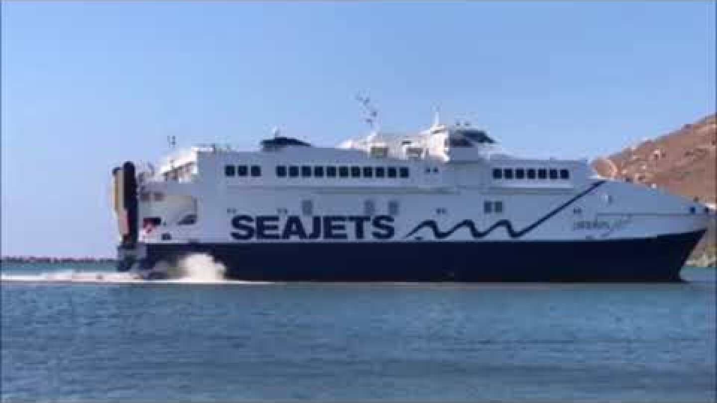 Προσπάθεια αποκόλλησης του Andros Jet στο Γαύριο