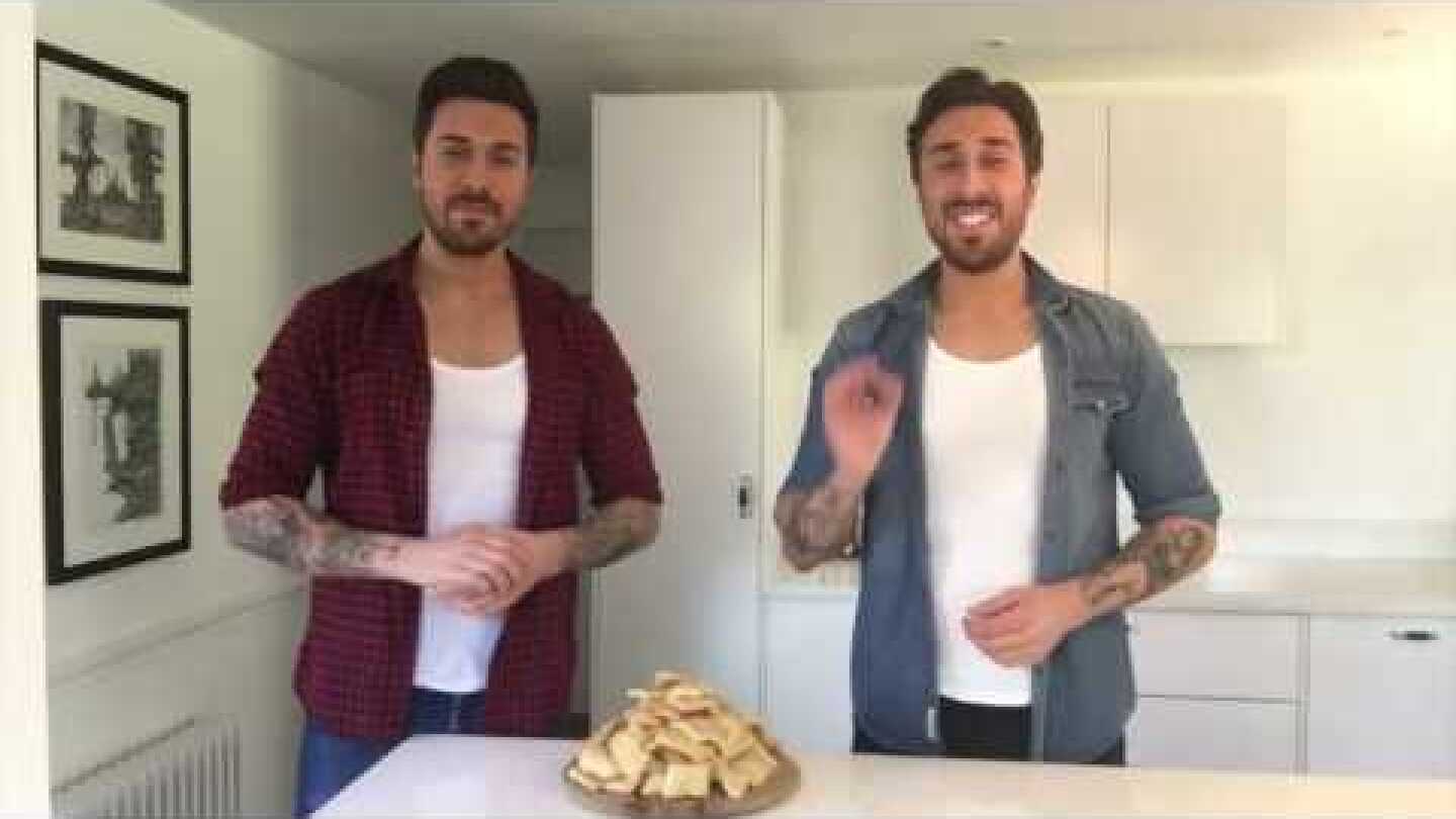 Our Twintastico Piccoli Cuscini - The Alberti Twins