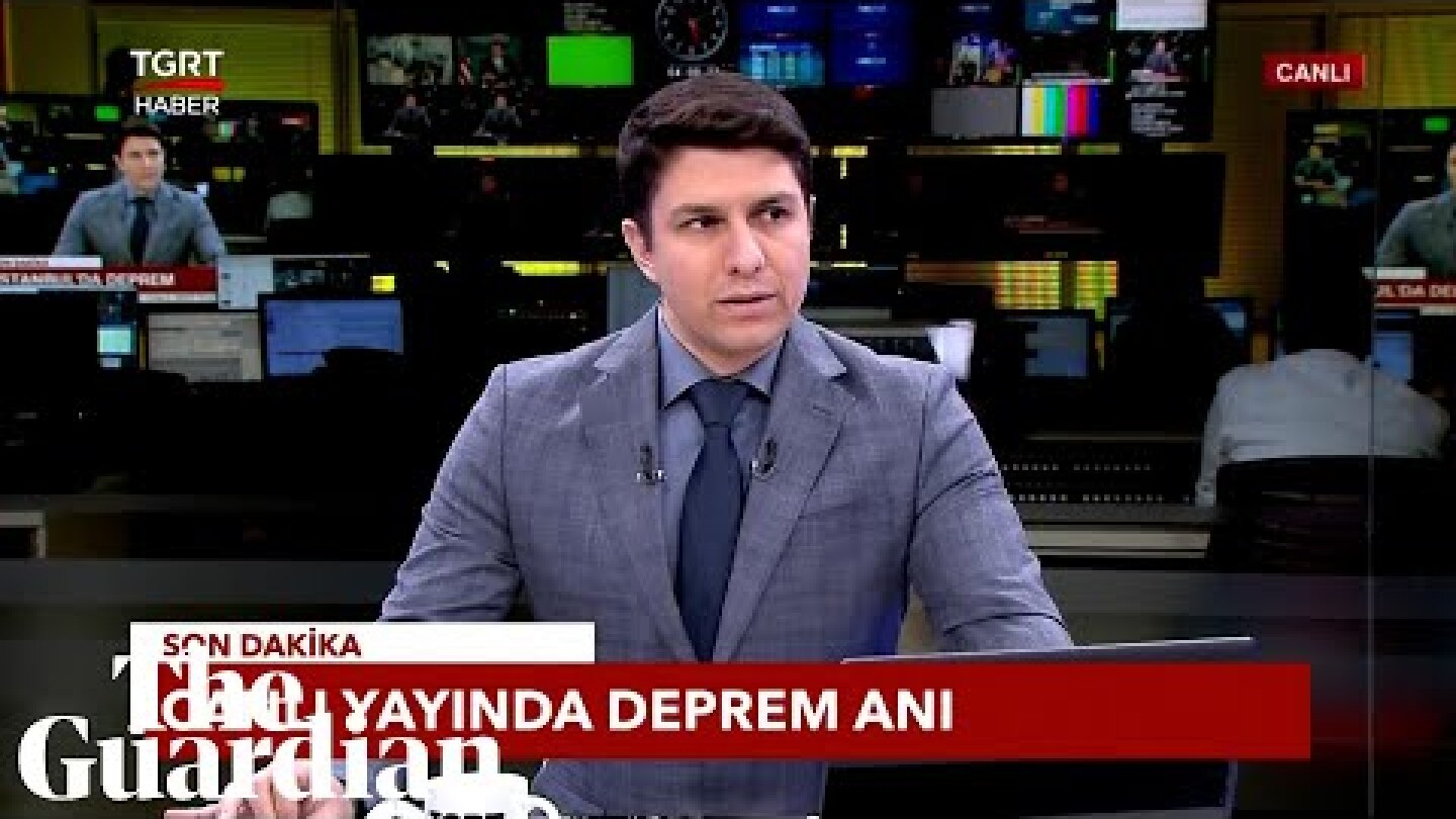 Turkish anchor continues reading news during earthquake
