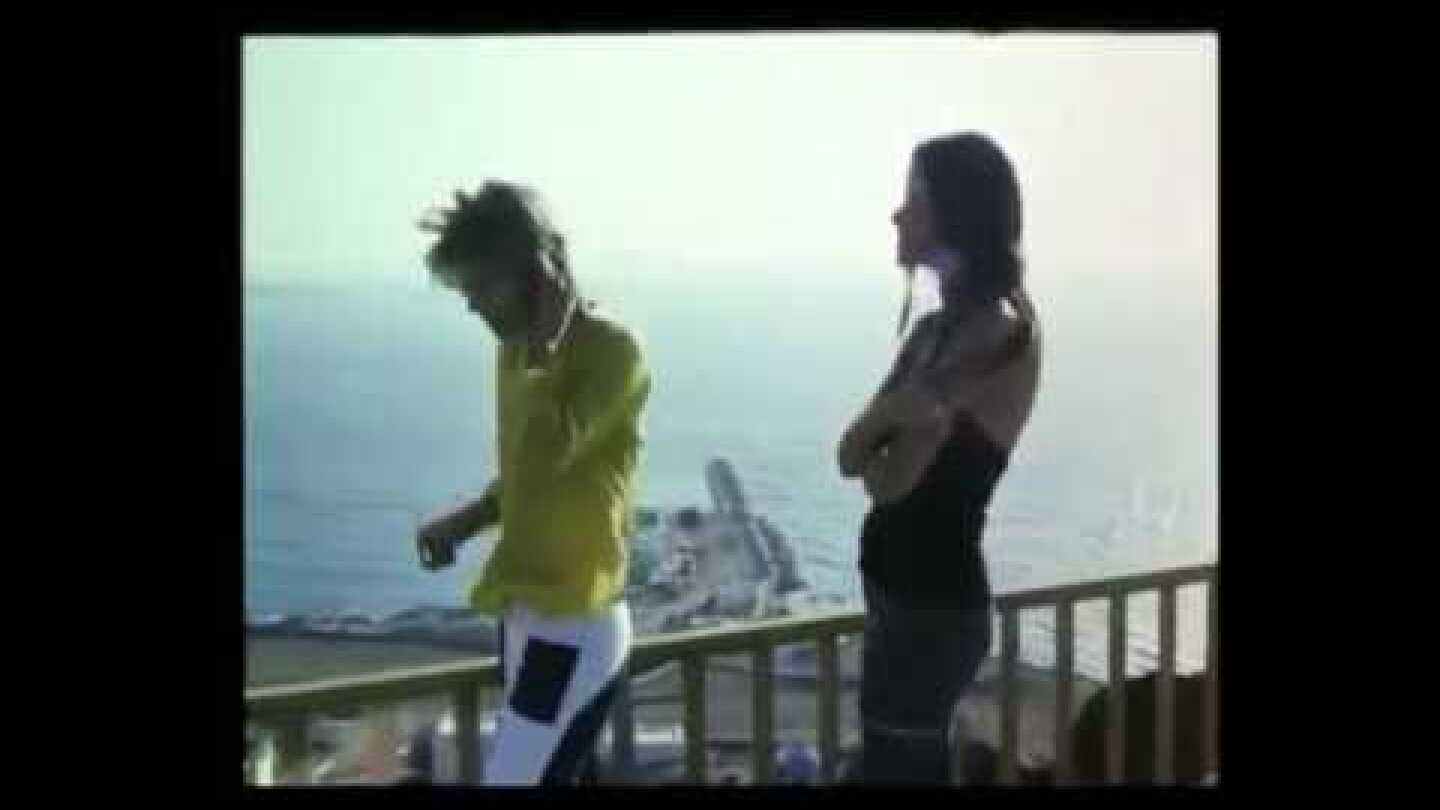 Είμαστε τόσο πλούσιες μα και τόσο δυστυχισμένες