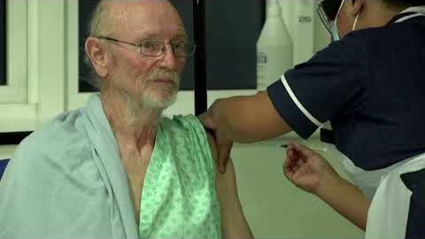 To jab or not to jab? 'William Shakespeare' gets vaccine