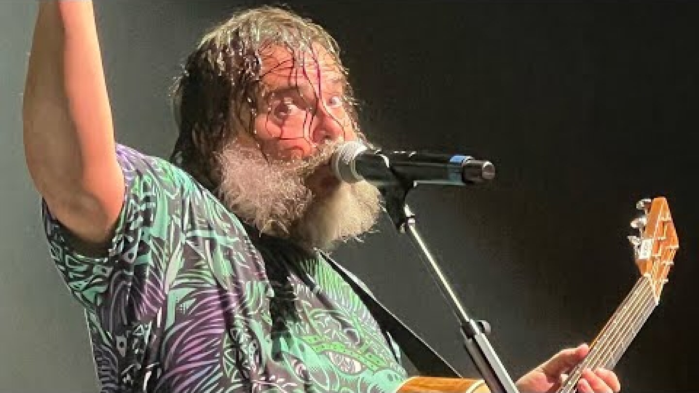 Tenacious D - The Giannis Antetokounmpo Song (improv debut) (Sept. 2022 - Milwaukee, WI)