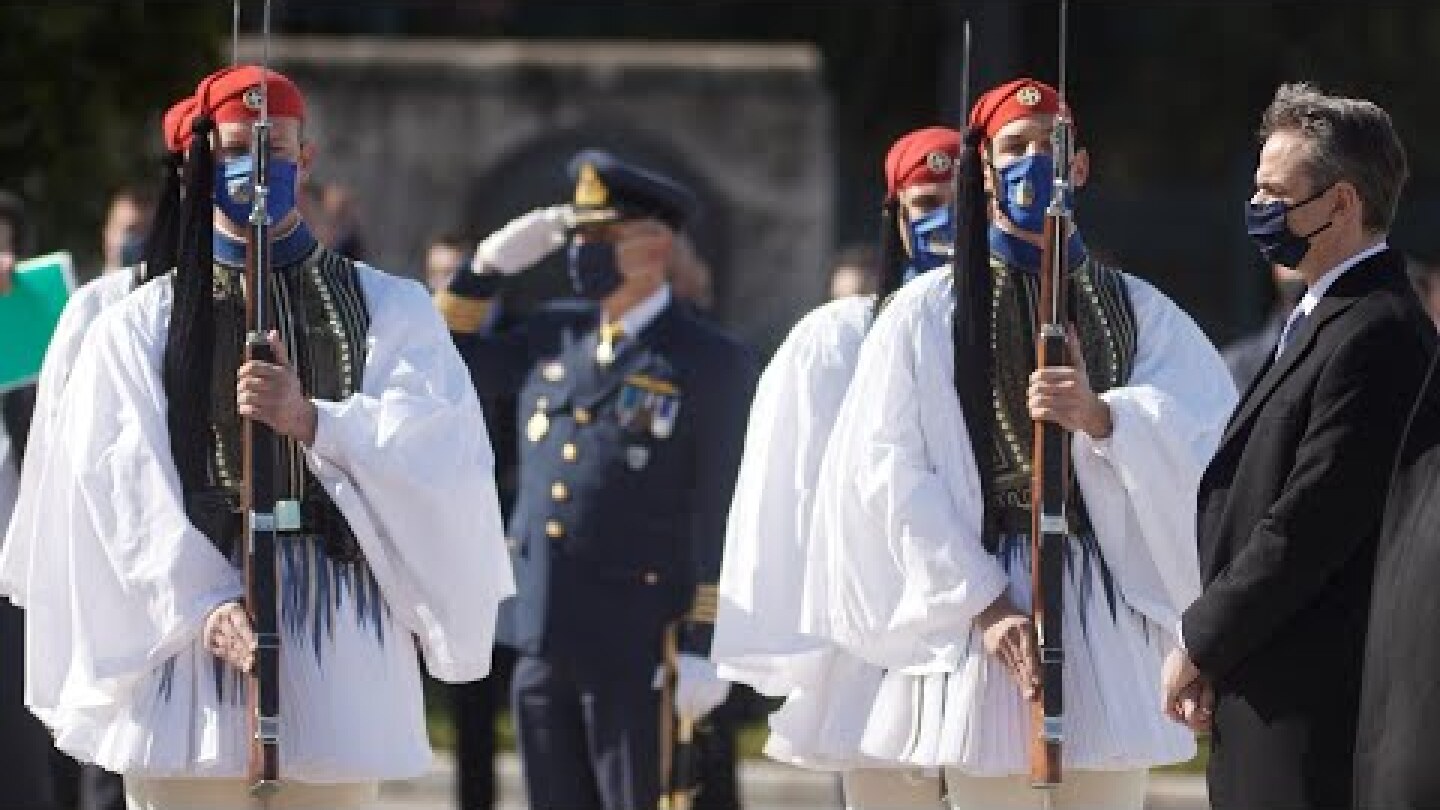Κατάθεση στεφάνων στο Μνημείο του Άγνωστου Στρατιώτη