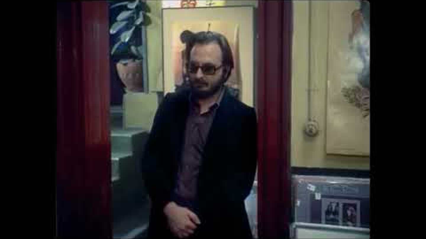 Ο Διονύσης Σαββόπουλος στην ταινία "Τα χρώματα της ίριδος" (1974)