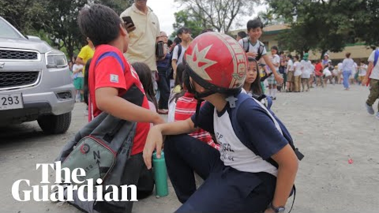 7.6 magnitude earthquake rocks the Philippines