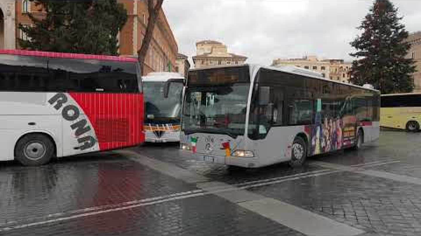 Roma in tilt per la protesta dei bus turistici