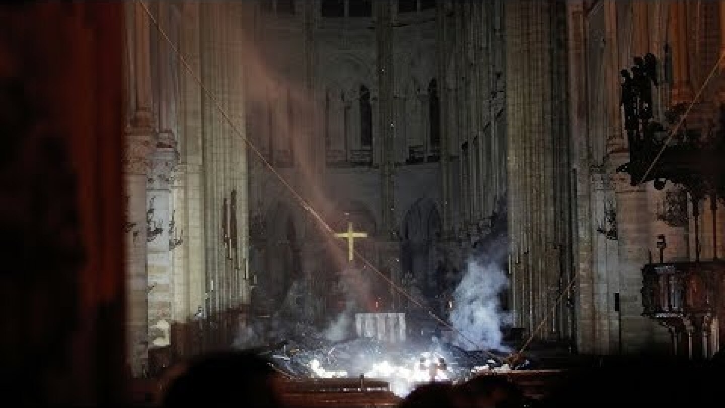 Interior photos and people’s reaction over the fire at Notre-Dame