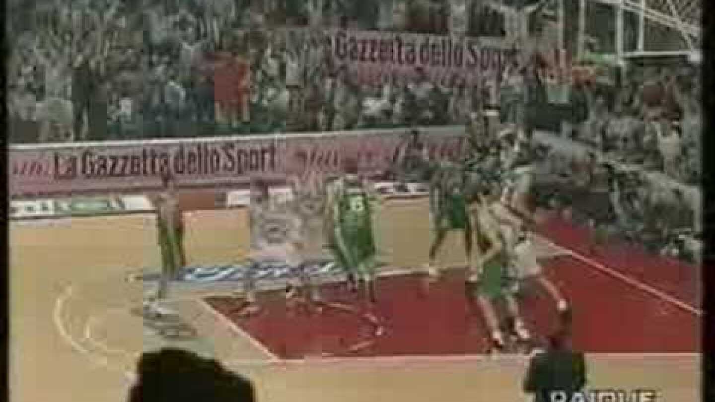 Pozzecco manda Varese in delirio, ipoteca per lo scudetto