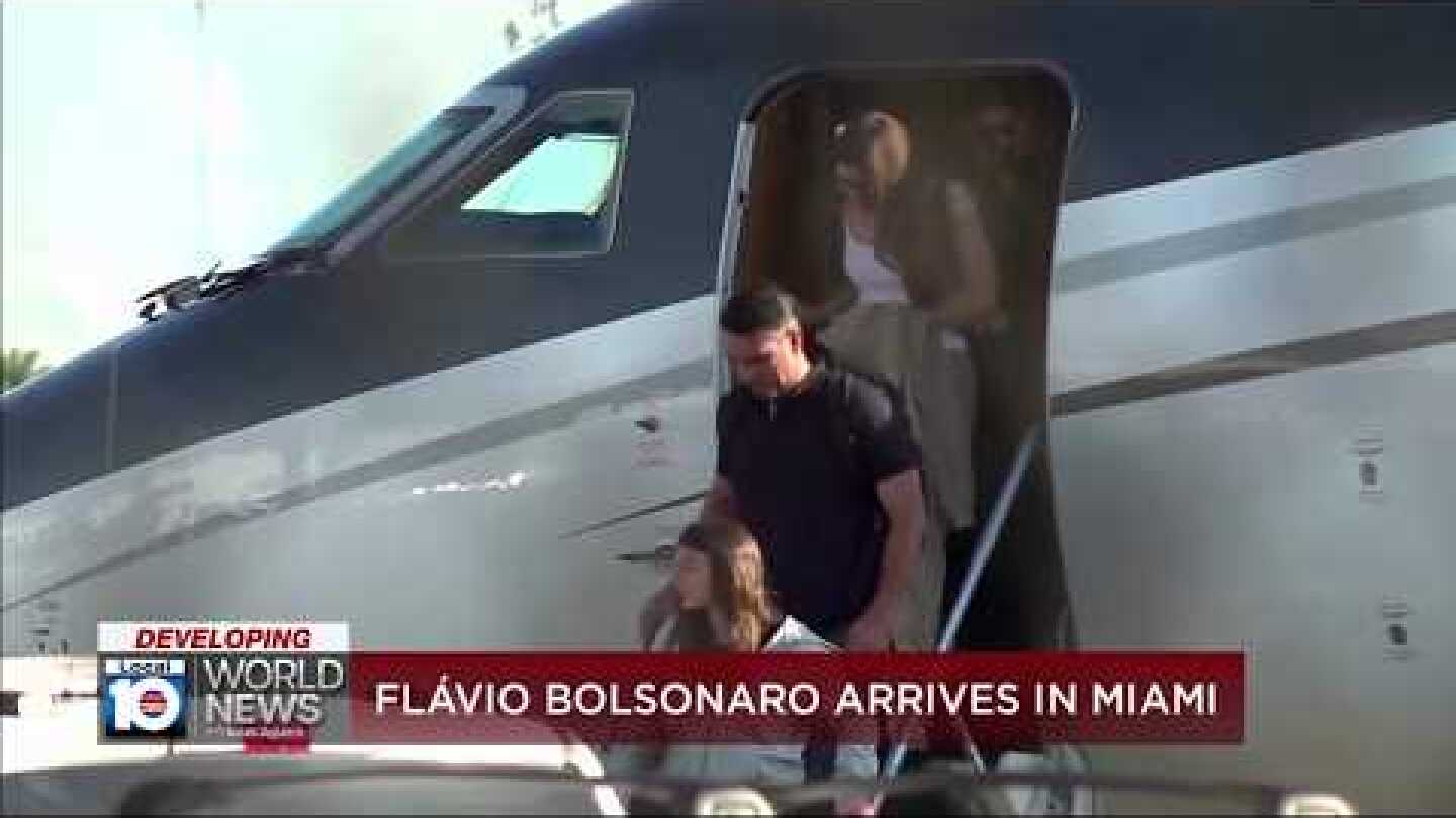Flávio Bolsonaro declares himself leader of Brazil