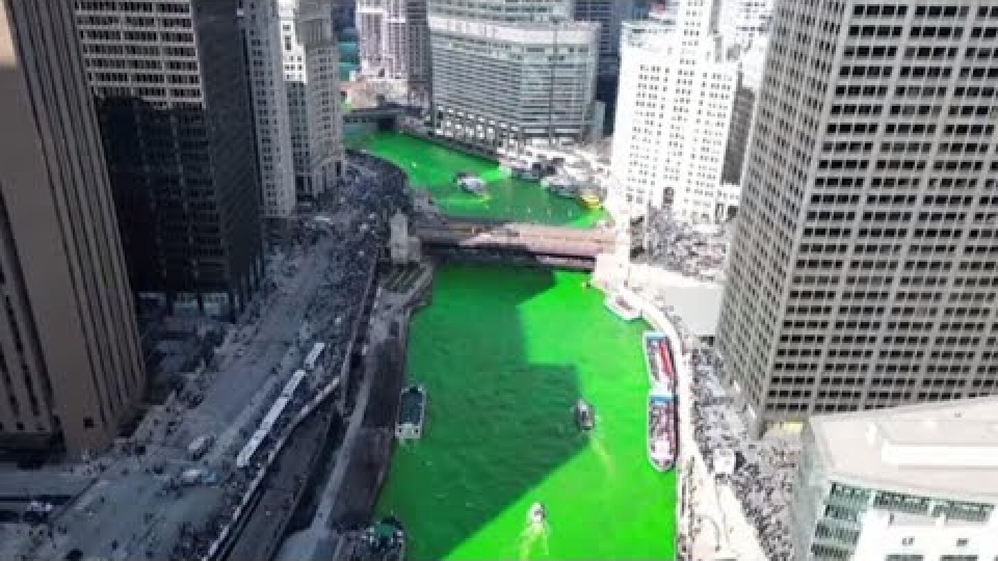 Chicago River dyed green for St Patrick’s Day