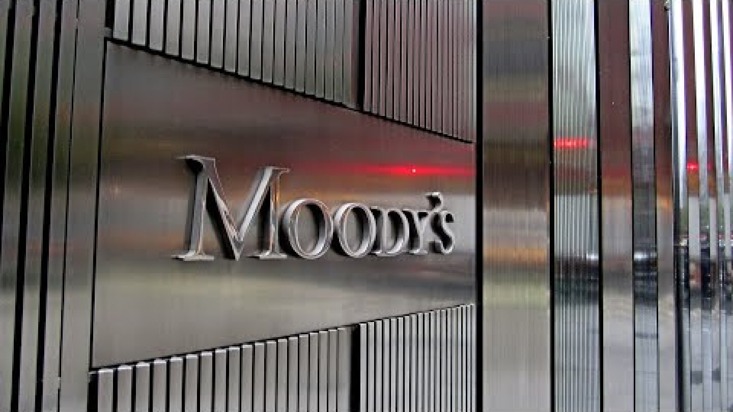 Moody’s στο «MR»: Στον σωστό δρόμο η Ελλάδα, αλλά αργούν οι αναβαθμίσεις