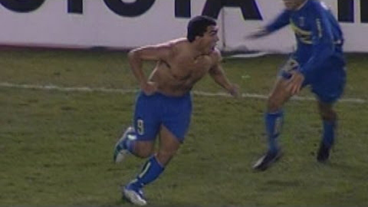 Carlos Tévez (Boca Juniors) - Gallina Celebration in Estadio Monumental