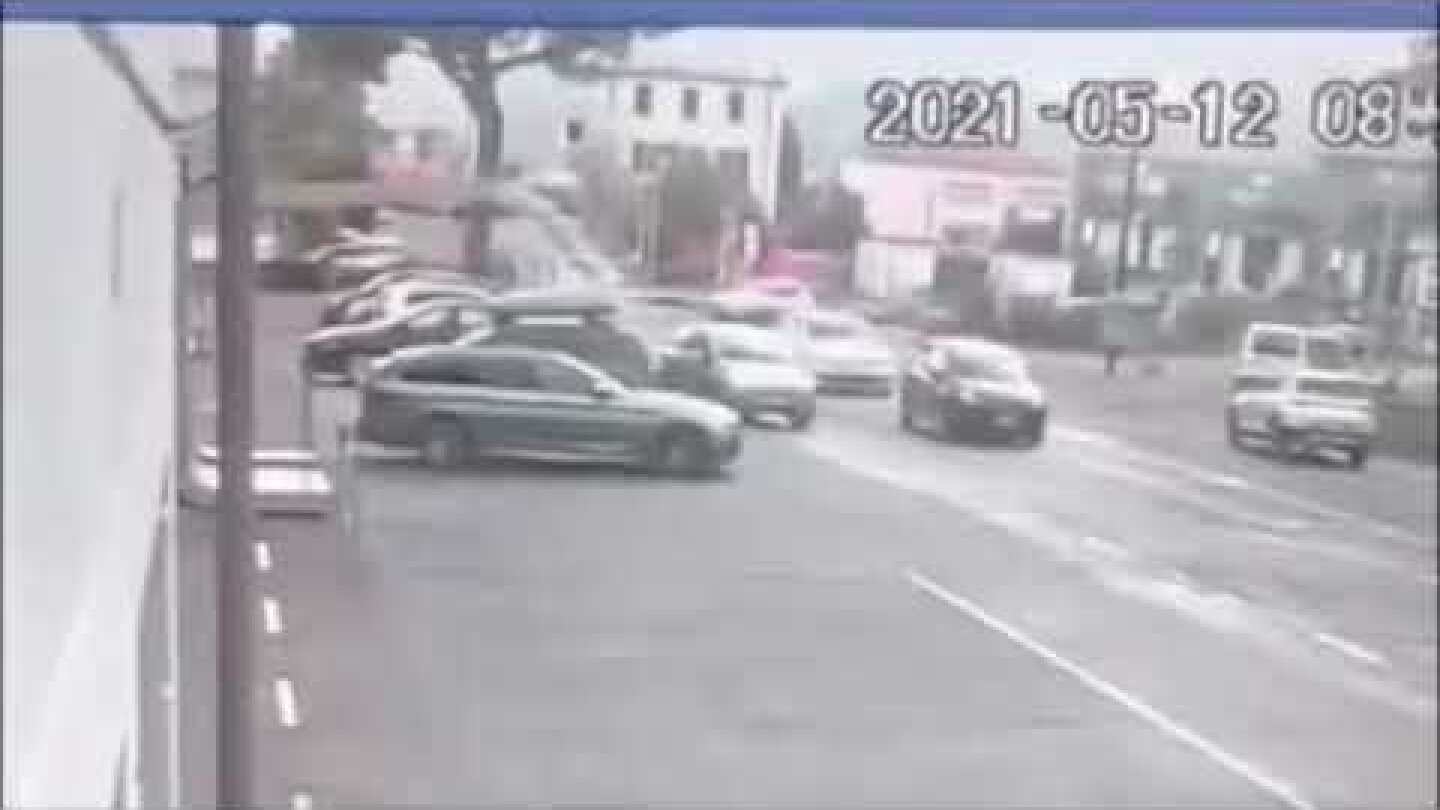 La Spezia, il ponte levatoio della Darsena di Pagliari crolla durante la chiusura