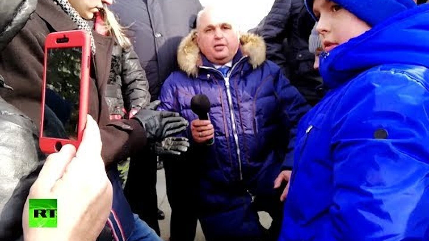 ‘Why did Misha burn to death?’ Vice gov. kneels for forgiveness after Kemerovo mall fire