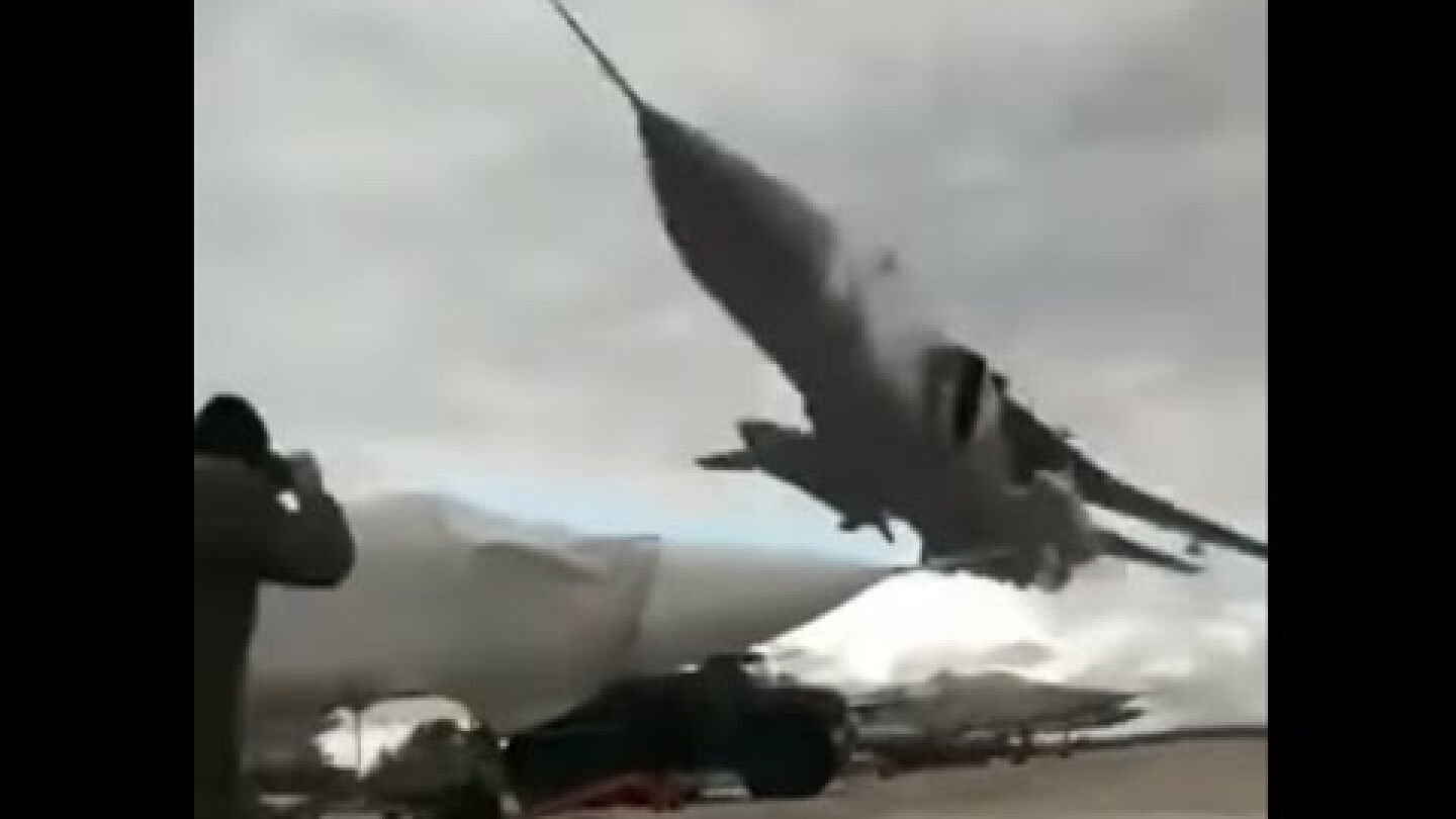 CRAZY LOW PASS - The Most Extreme Military LowPass - Ukrainian AF Su-24M Fly by