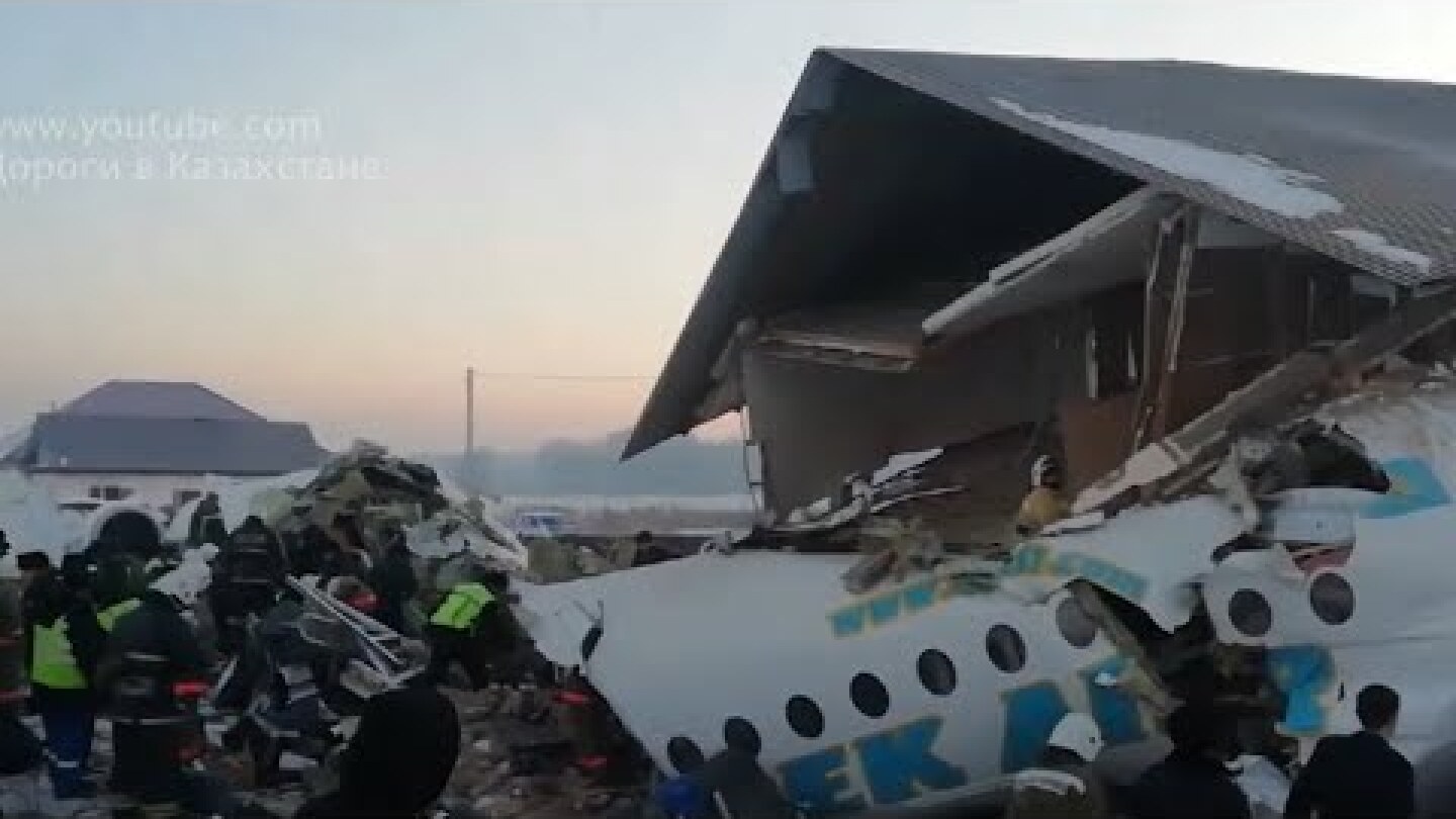 Крушение авиалайнера «Бек Эйр» в Алматы. Погибло 12 человек