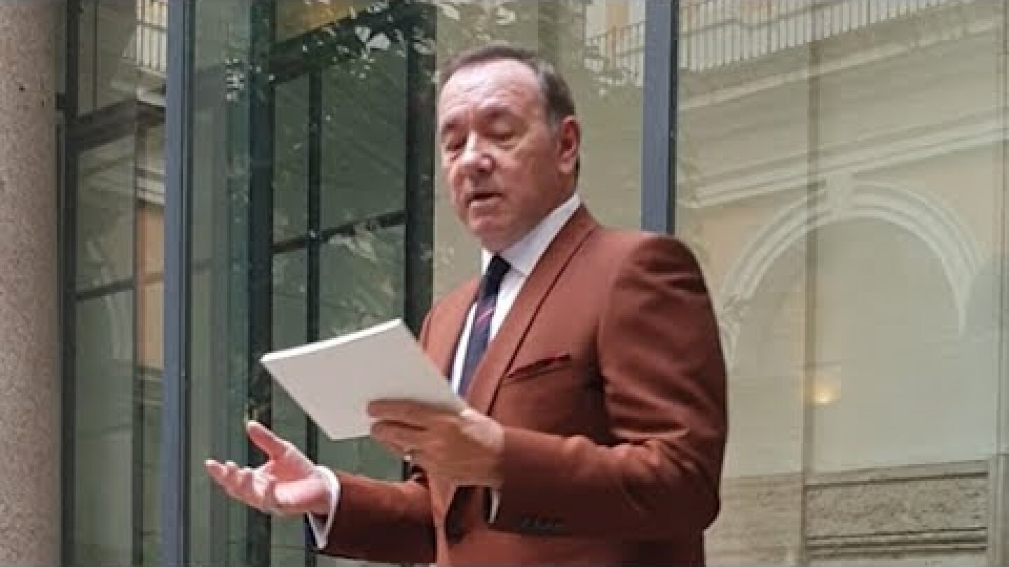 Kevin Spacey reads poem in first public appearance since sex assault allegations
