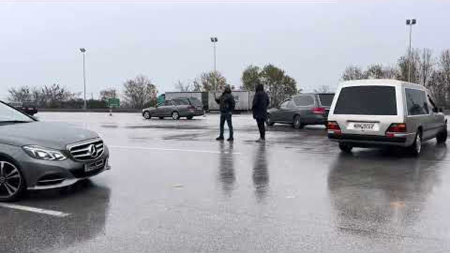 ThessPost - Κομβόι από νεκροφόρες στο μπλόκο των Μαλγάρων 