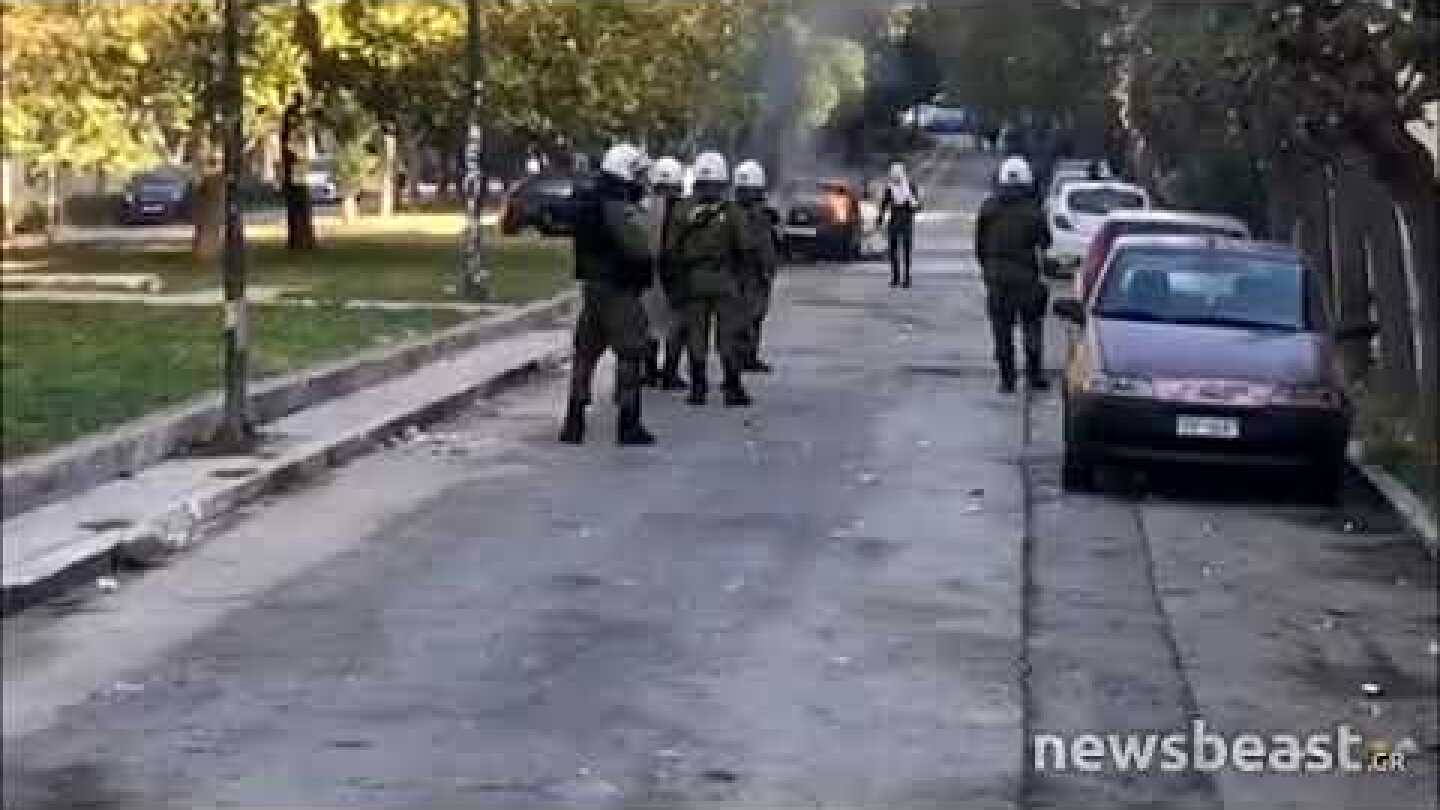 Newsbeast.gr - Επεισόδια έξω από το Πολυτεχνείο