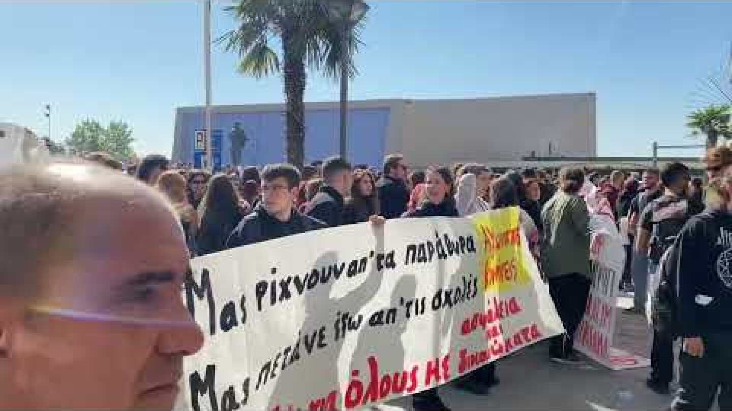 Thestival.gr Διαμαρτυρία φοιτητών για των πτώση του 19χρονου