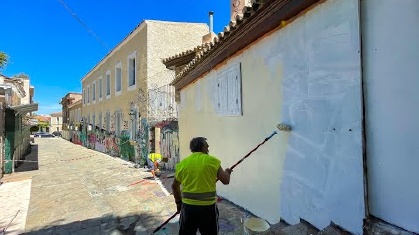 Επιχείρηση αντιγκράφιτι στην Πλάκα από τον Δήμο Αθηναίων