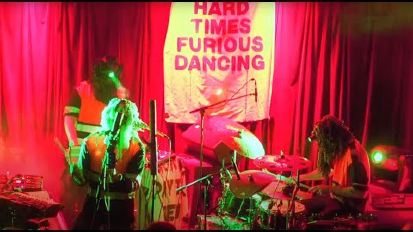 Snapped Ankles - 摆烂 Bai Lan (Live)