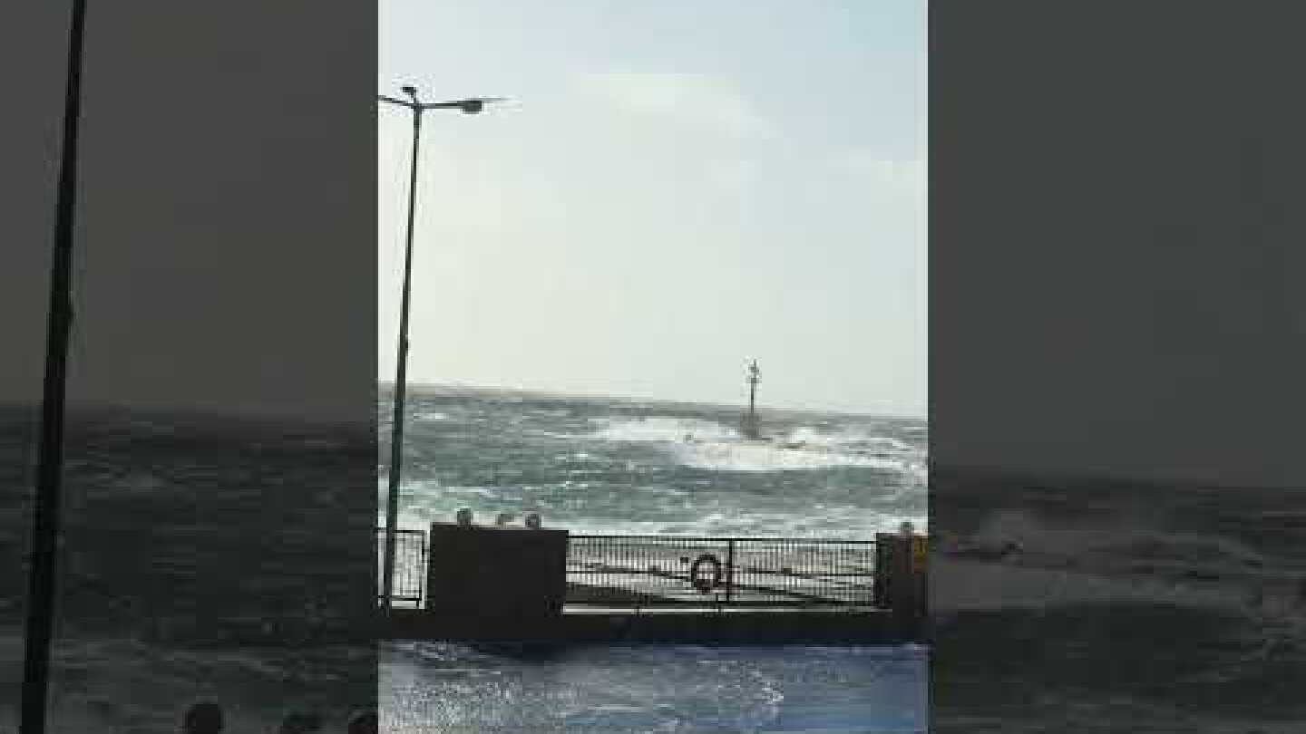 Η «Μανία» του Νότια στο λιμάνι της Τήνου