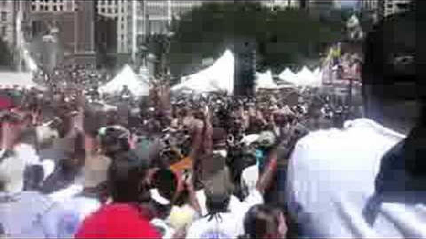 Barack Obama sings Aretha Franklin