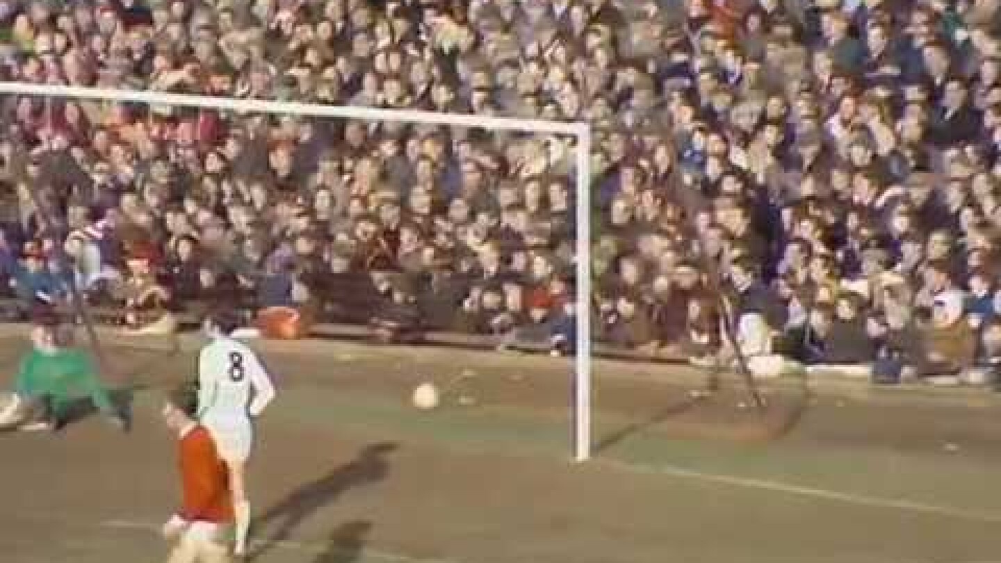 George Best. Best 50 goal