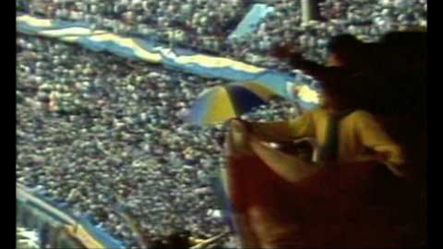 La Vida Tombola (feat. Diego Maradona) - Manu Chao (Official Music Video)