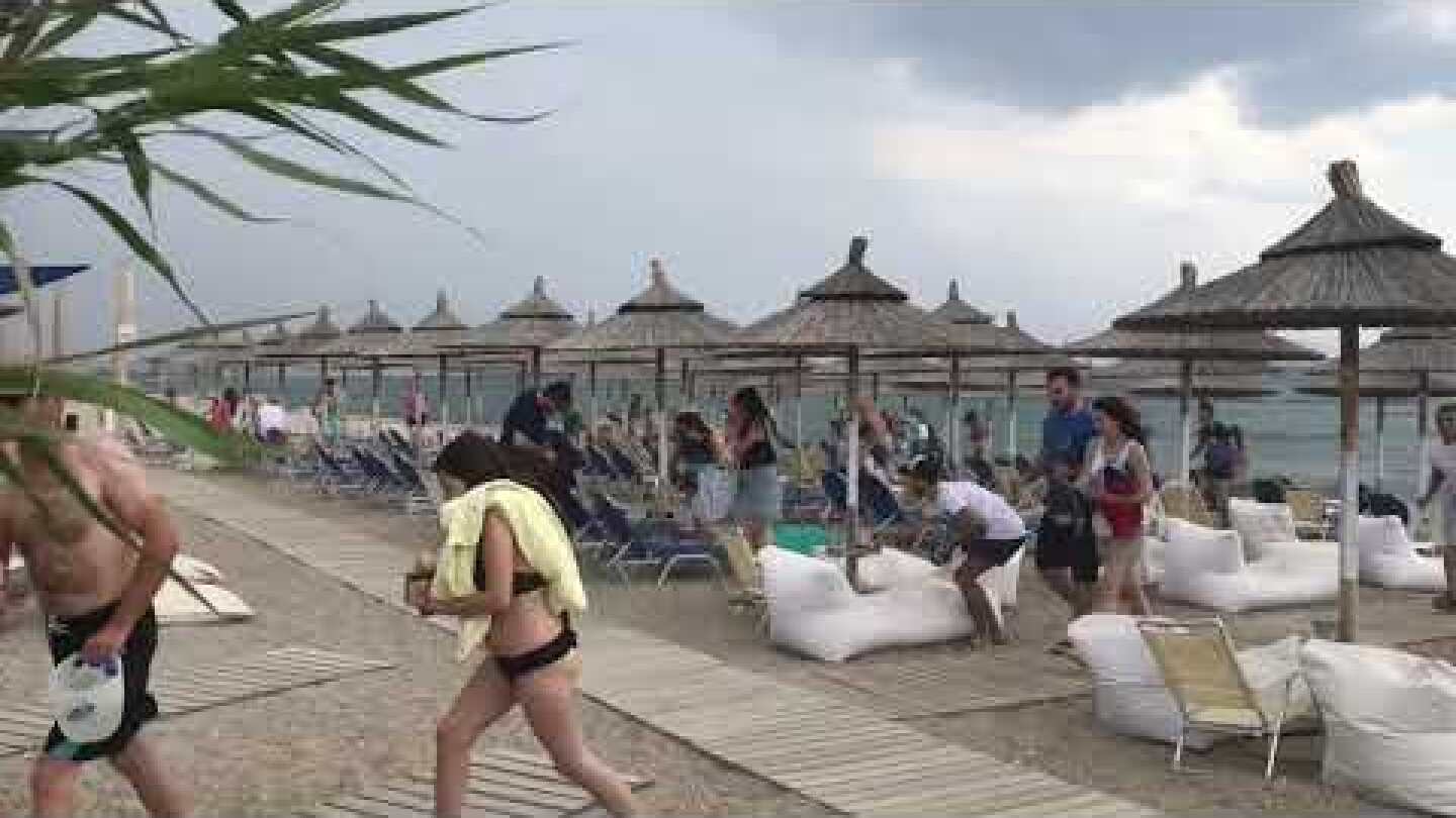 Life-Events.gr Χαλκιδική:Καταιγίδα άδειασε τις παραλίες