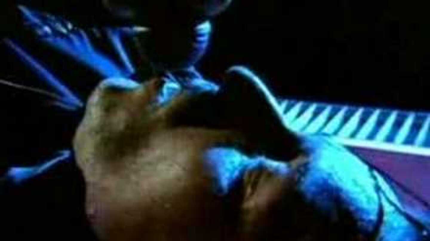 U2 – With Or Without You (Live in Boston 2001)