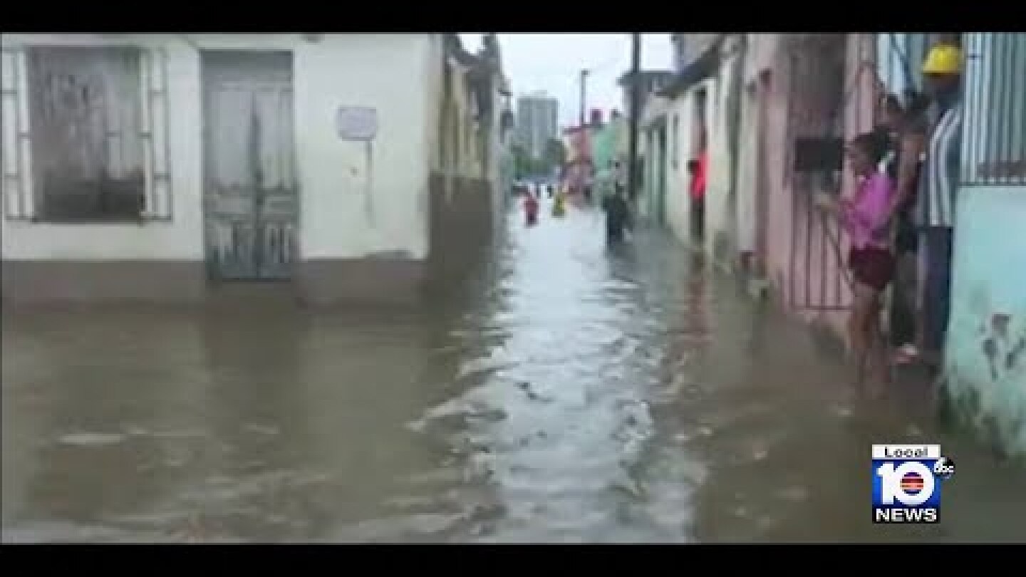 Heavy rain prompts military evacuations in Cuba
