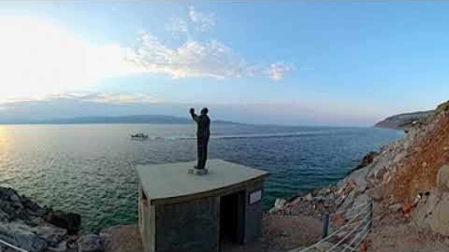 DESTE_PHONE USER_ Dream Machines @ Hydra island 2023