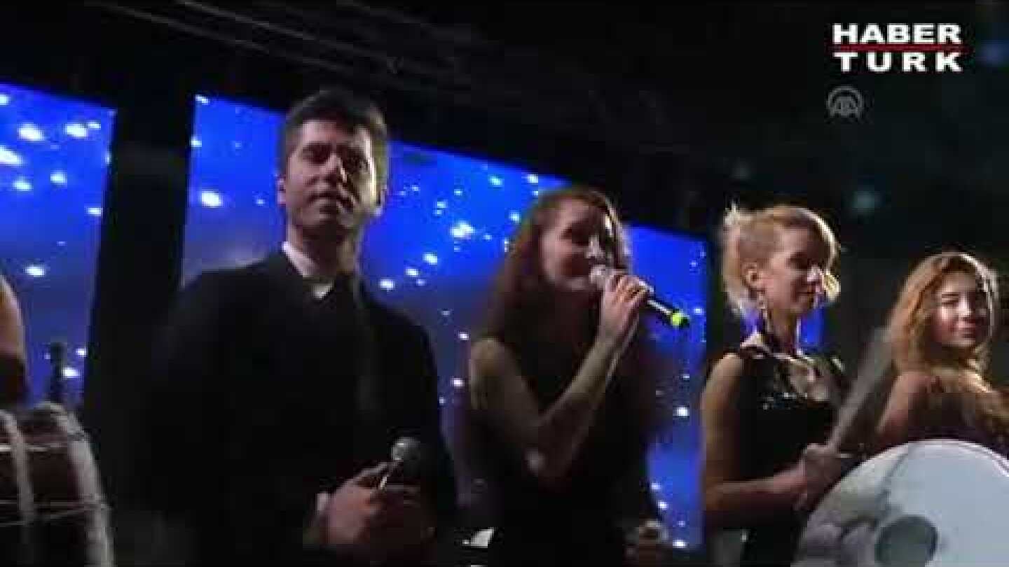 Νικος Κοτζιας We Are the World