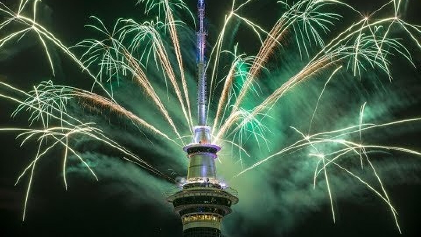 New Year's Fireworks 2018 Auckland New Zealand 01/01/2018