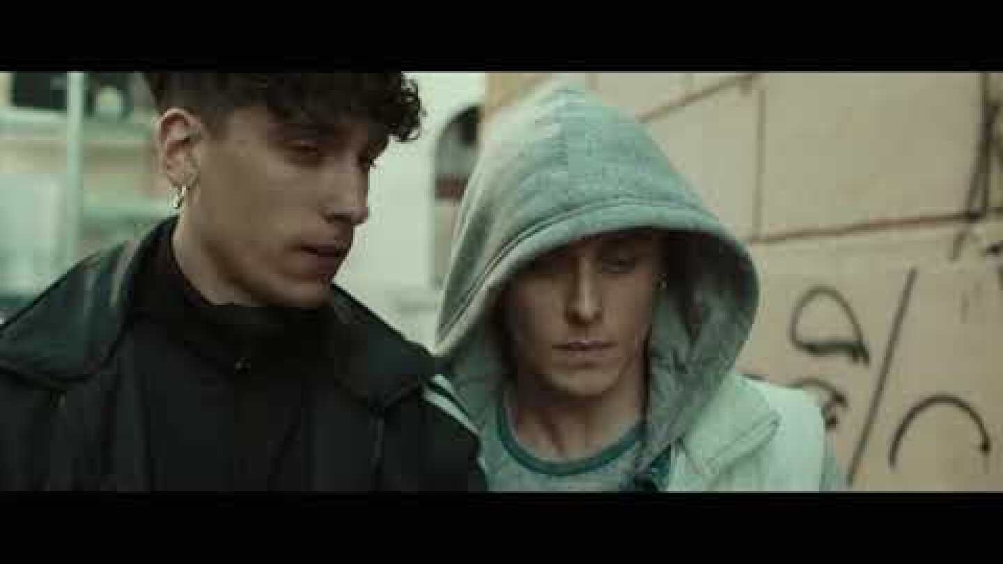 Αδέρφια εξ αίματος | Boys cry [Trailer - GR Subs]