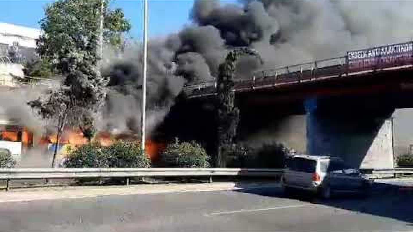 Νέα Φιλαδέλφεια: Φωτιά σε λεωφορείο του ΟΑΣΑ (1)