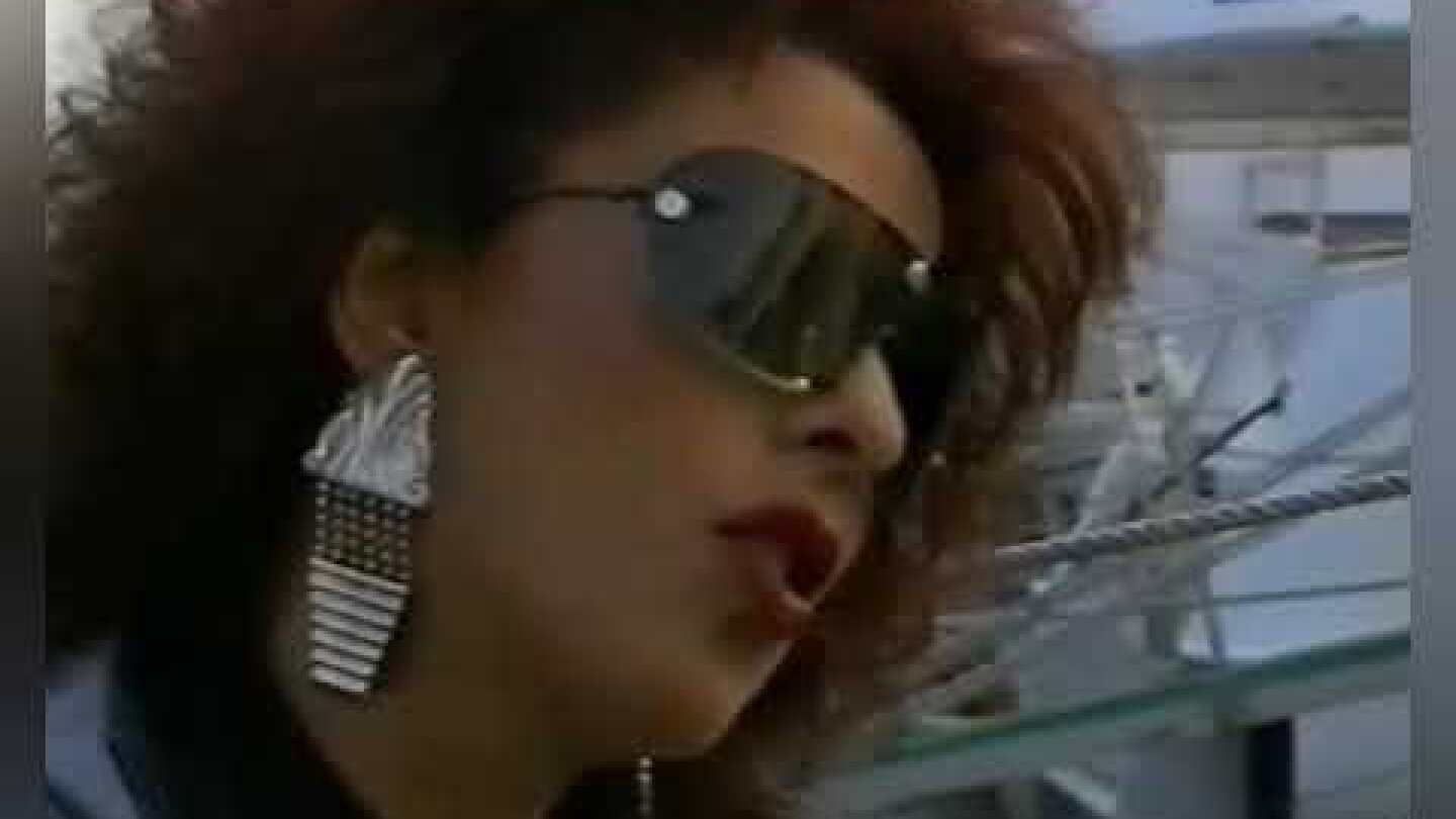 Άντζελα Δημητρίου - Ποια Θυσία...  (Official Video Clip)