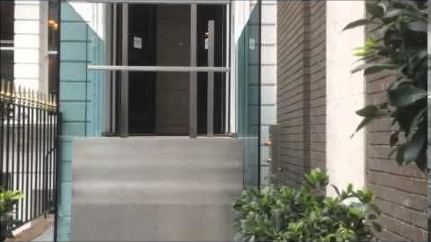 Victoria Stairlift in London 1091