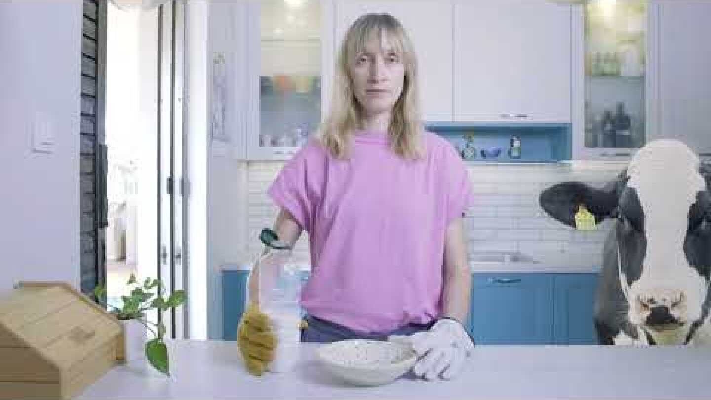 COW | DEER των Katie Mitchell, Nina Segal και Melanie Wilson