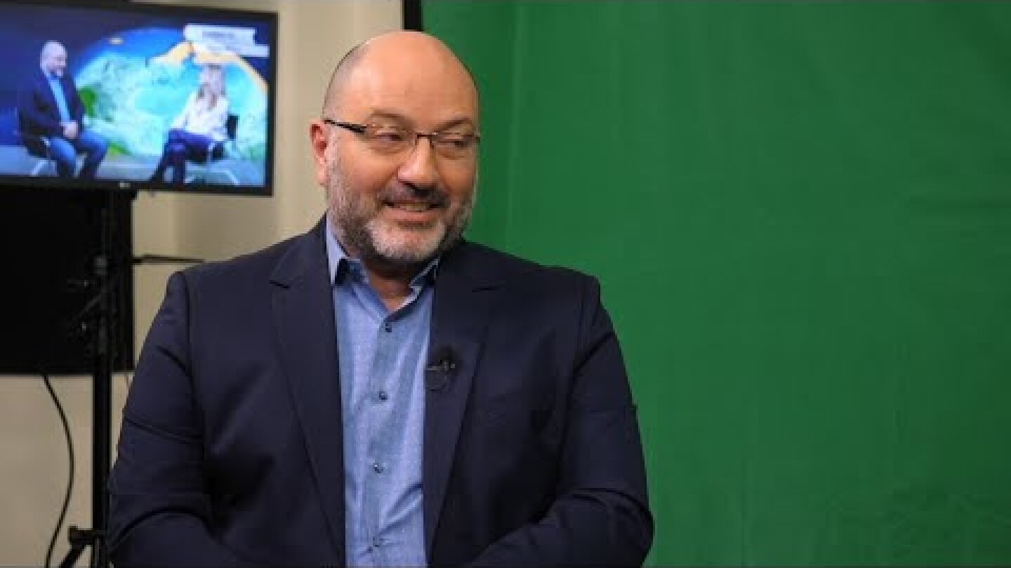 Ο Σάκης Αρναούτογλου στο «Μαμά-δες» | 16/04/2022 | ΕΡΤ