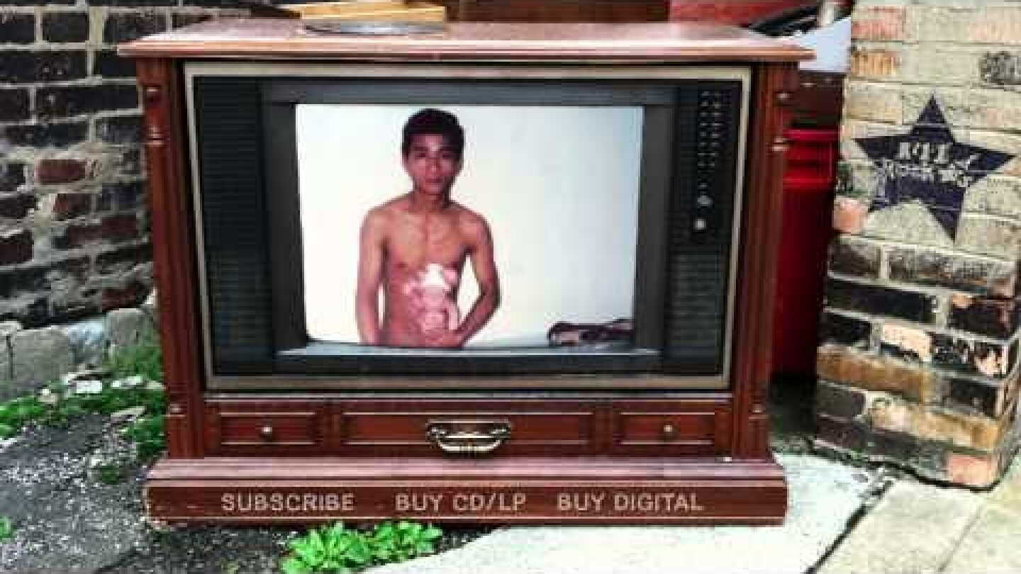 Xiu Xiu - Sad Pony Guerrilla Girl (from A Promise)