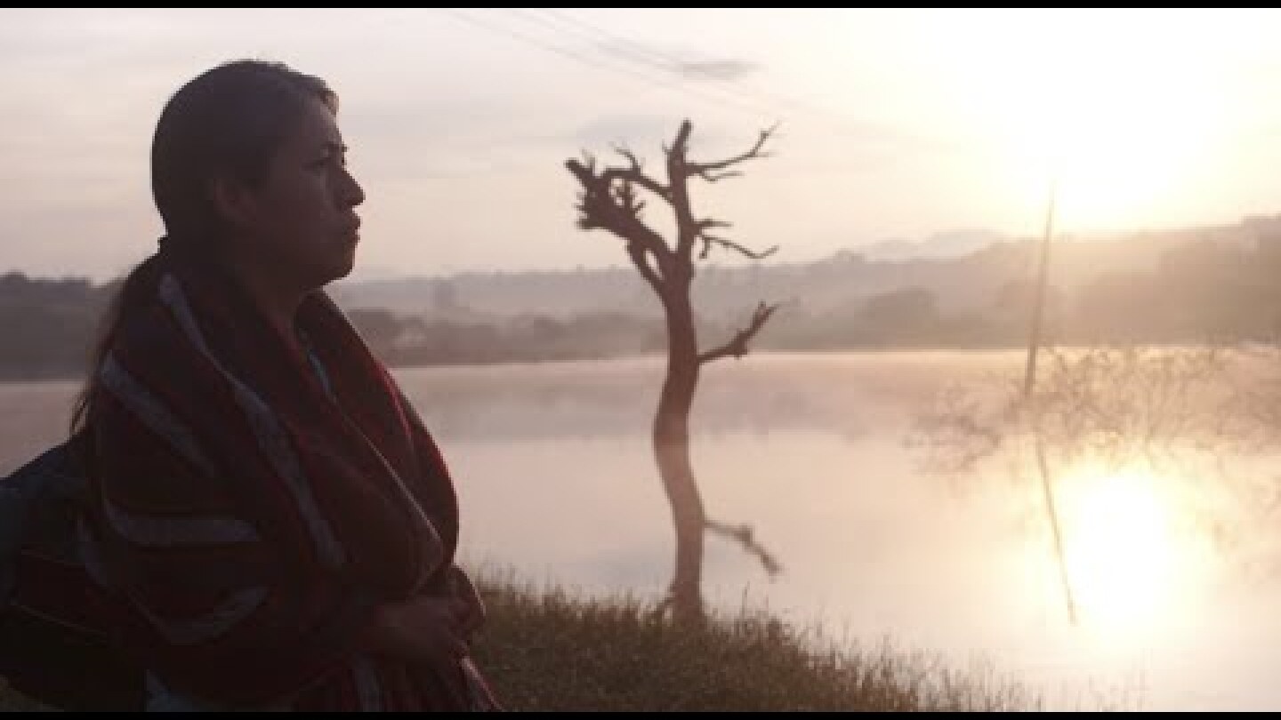 Χαρακτηριστικά Γνωρίσματα - Επίσημο Τρέιλερ