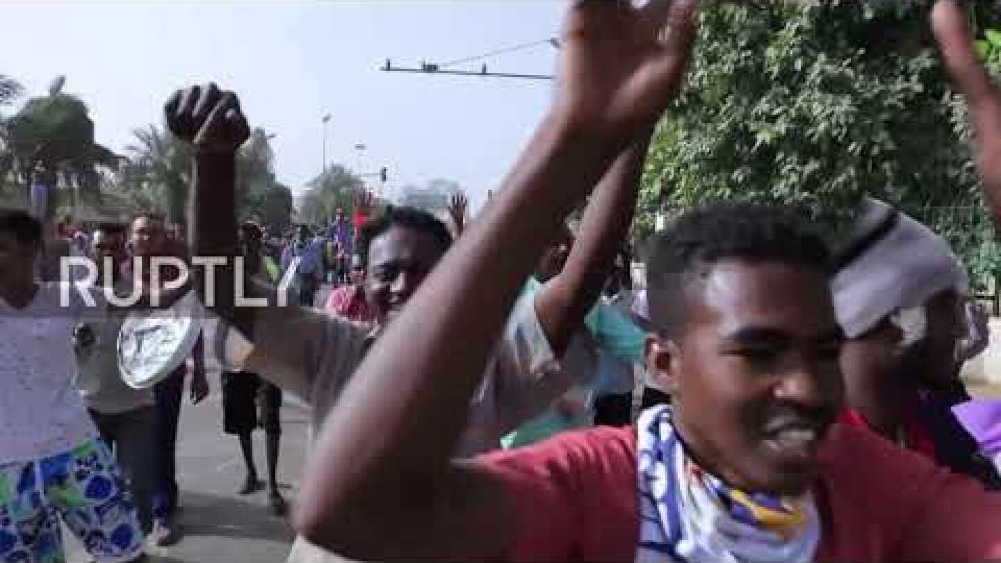 Sudan: Thousands celebrate end of al-Bashir era in Khartoum