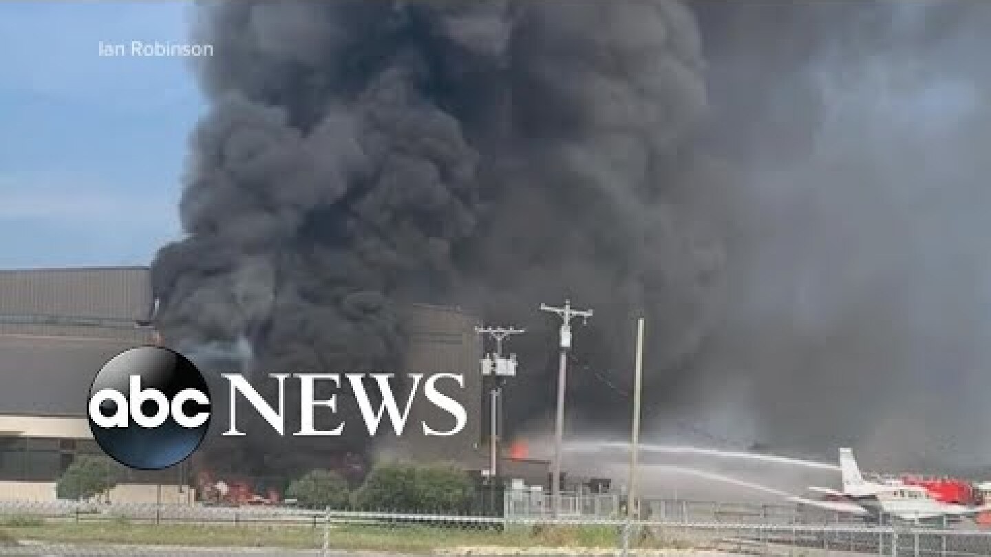 10 people killed in plane crash at Texas airport