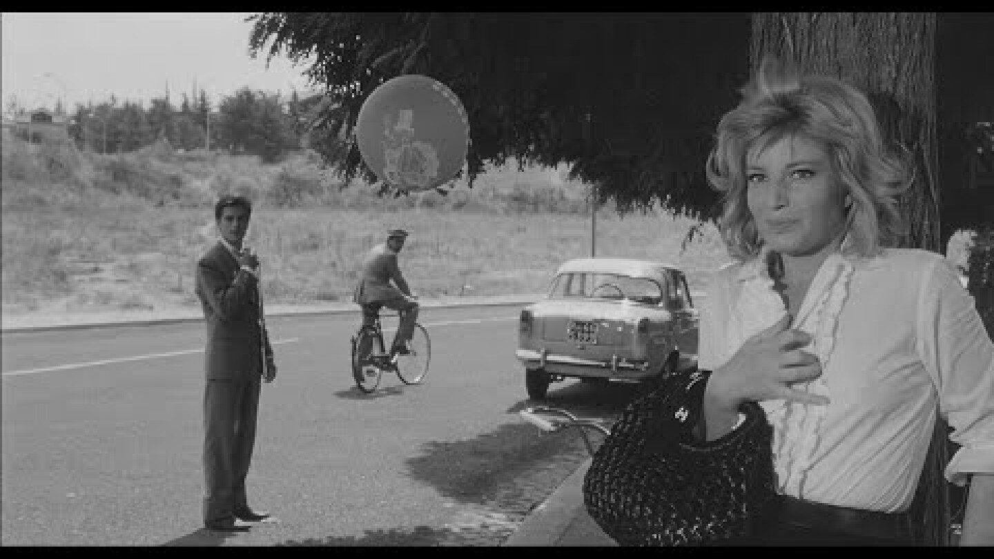 L'Eclisse (1962) - First Kiss Monica Vitti - Alain Delon